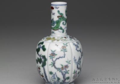 图片[2]-Vase with floral decoration in doucai enamels, Qing dynasty, Yongzheng reign (1723-1735)-China Archive